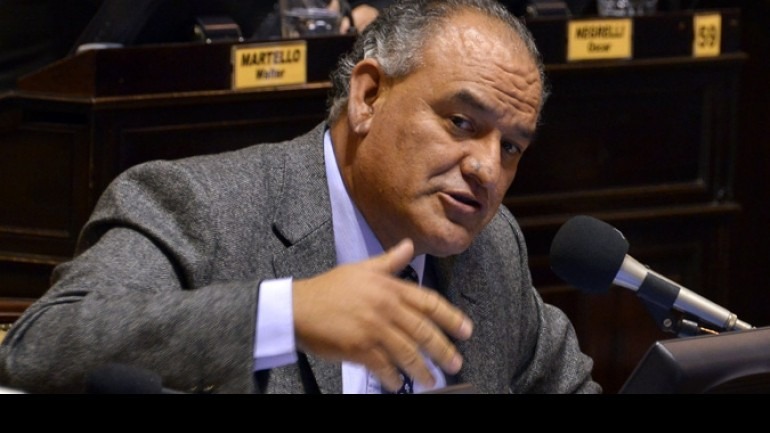 Juan Carlos Juárez: “el gobernador Scioli no tiene ninguna obligación de aceptarles la renuncia”