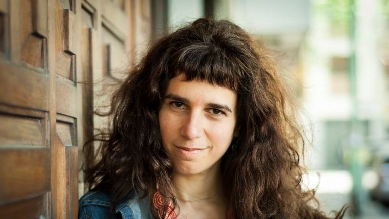 Luciana Strauss: “La novela trata sobre los vinculos humanos en el Estado”
