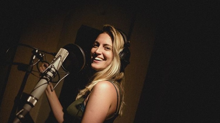 Valentina Frione: “Es muy interesante transmitir mi universo interior a traves de la musica”