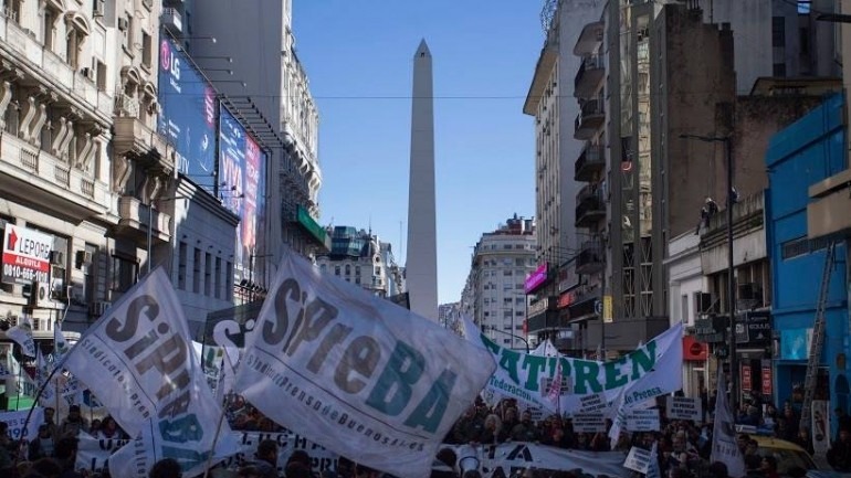 “El Estado acciona a favor de empresas multinacionales”