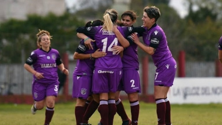 Maira Villagra: “Hay compromiso y ganas de que el fútbol femenino en Lanús siga creciendo”