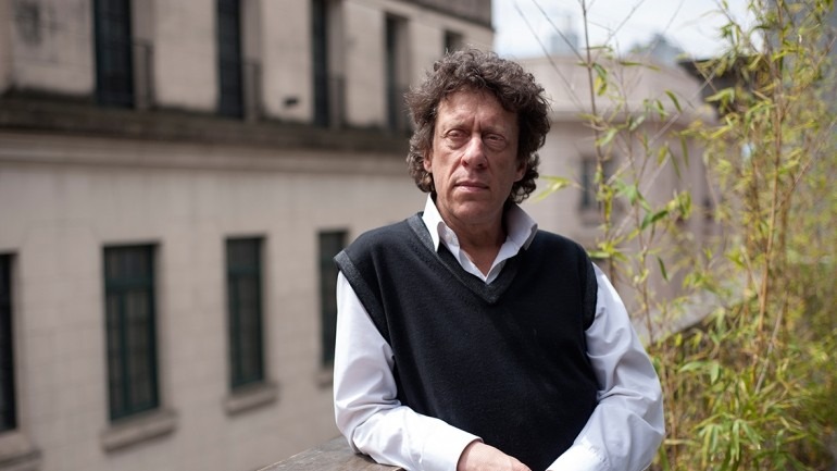 Pedro Brieger: “En Estados Unidos había expendedoras de gaseosas para negros y para blancos”