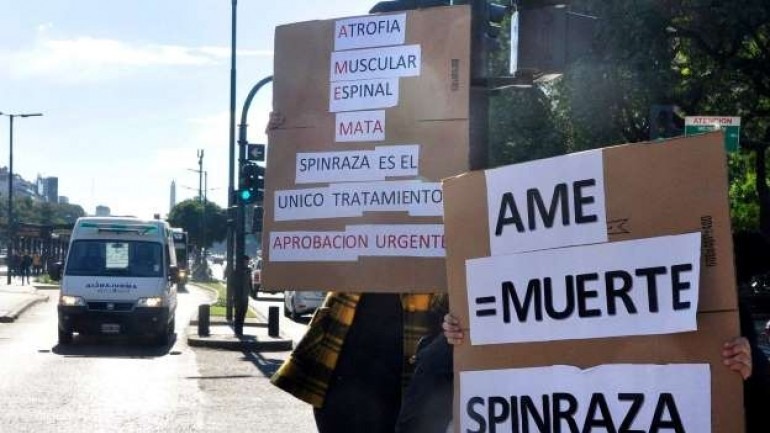 “Ya fallecieron cinco chicos que estaban en lista de espera”