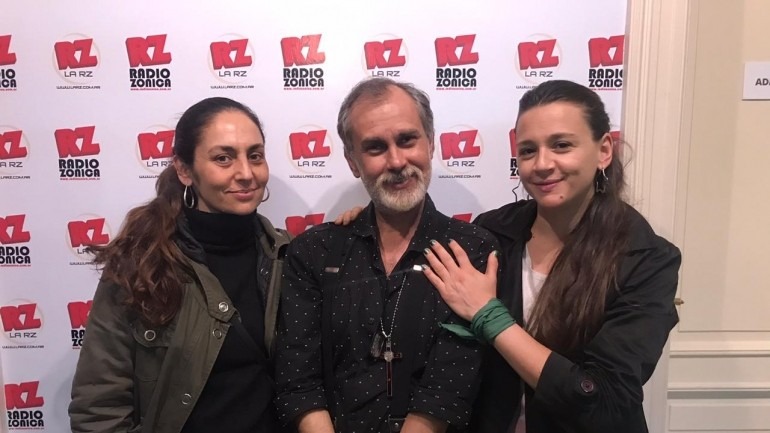 Laura Azcurra: “Estas dos mujeres se encuentran para armar un diálogo sin palabras”