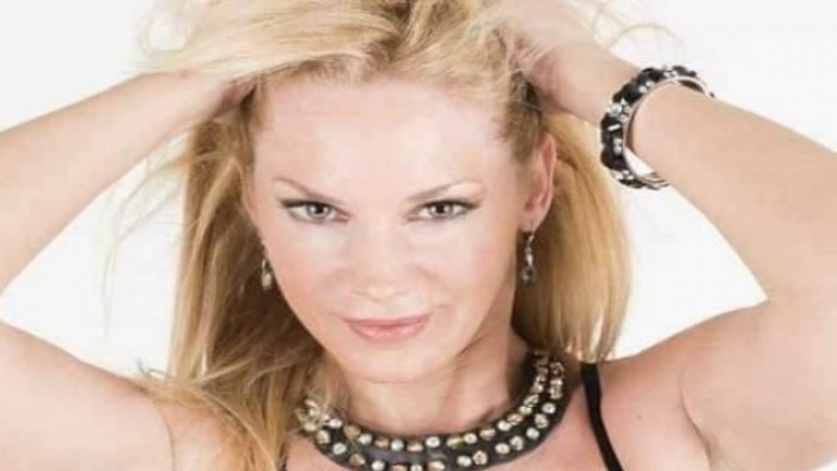 Roxy Leone: “Trato en este tiempo difícil que las letras sigan fluyendo”