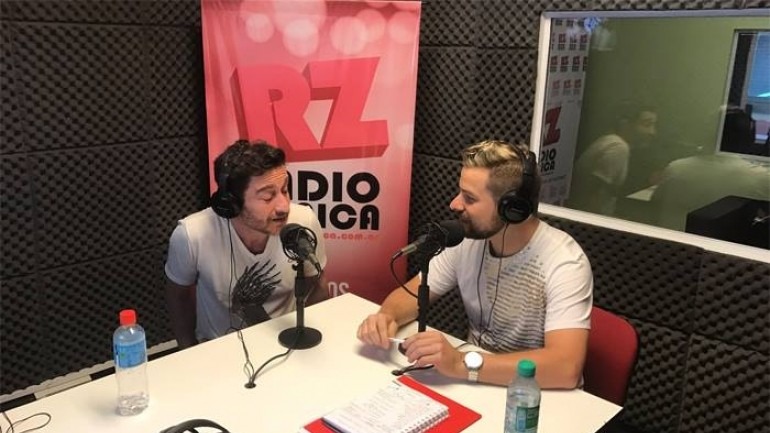Alejandro Paker: “Ir al teatro es una fiesta, me pone feliz levantarme temprano para ir a trabajar”