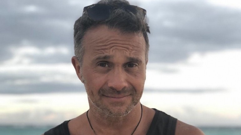 Sergio Lapegue: “Estoy aprendiendo a hacer de camarografo y de tecnico, hasta me maquillo”