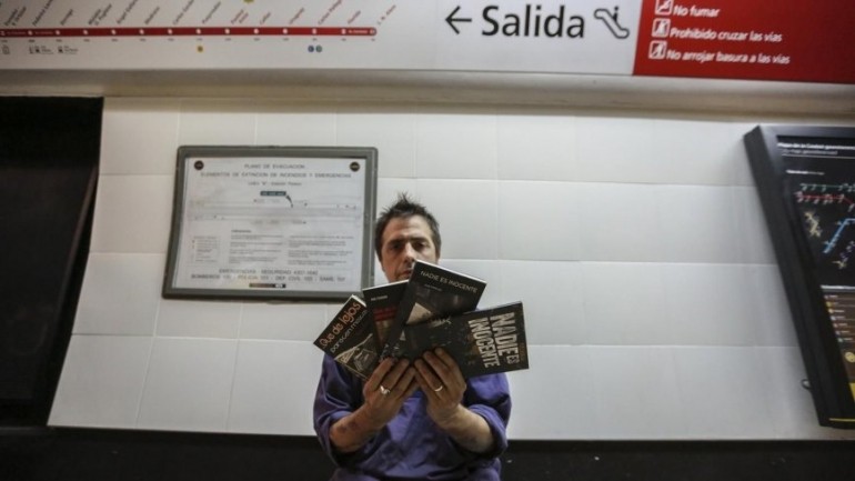 Enrique Ferrari: “Si pudiera escribir todos los días sería un escritor más eficaz”
