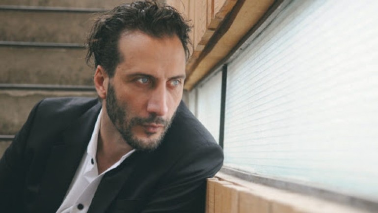 Luciano Caceres: “Todo lo que tiene que ver con el teatro y la musica en vivo va a tardar mucho”
