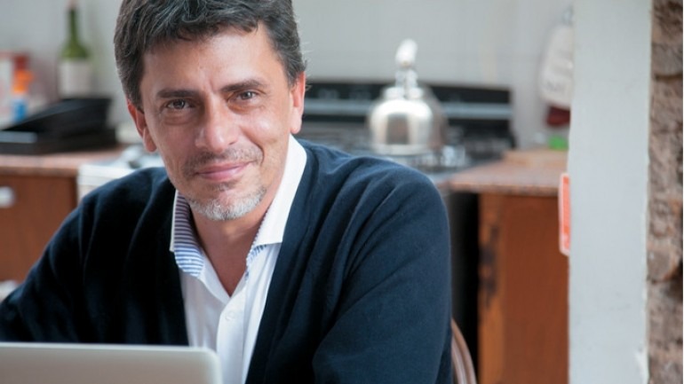 Javier Daulte: “Me gusta jugar con el límite entre lo verosímil y lo disparatado”