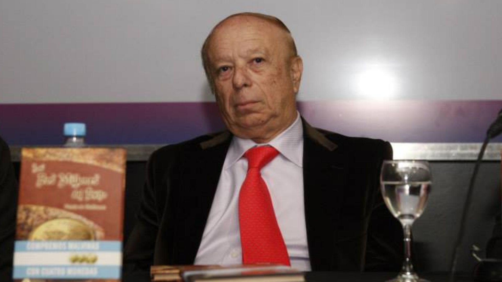 Alberto de Hoffmann: “Las Malvinas no son ni fueron nunca argentinas”
