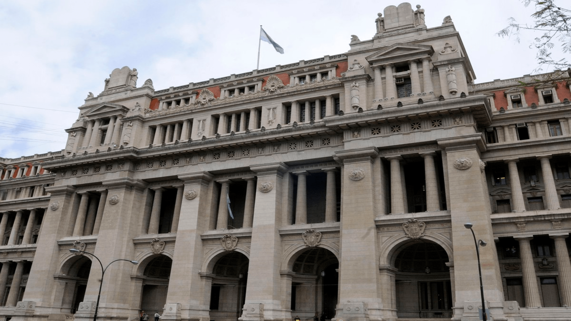 Javier Rodríguez: “Estamos yendo a un sistema de igual función, igual salario”
