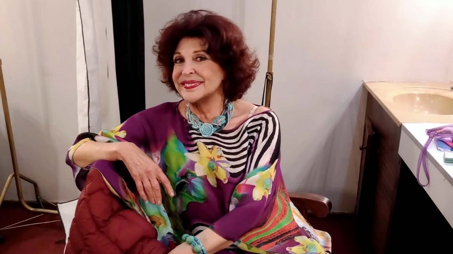 Gabriela Acher: “Me gusta más la risa que el aplauso”