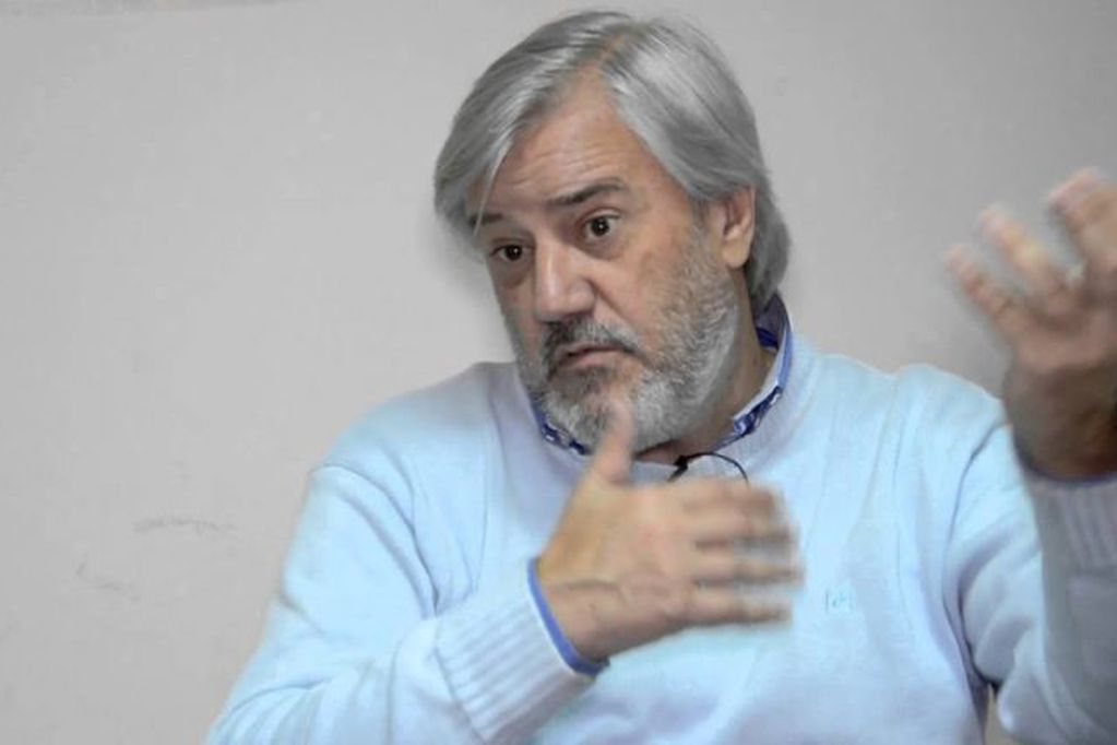 Alejandro Fabbri: “En la mayoría de los países de Sudamérica, el fútbol entró por los ferrocarriles”