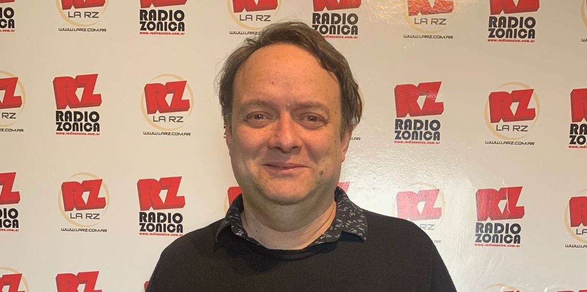 Santiago Bermudez: “Los encuestadores son los únicos que le sacan plata a los políticos”.
