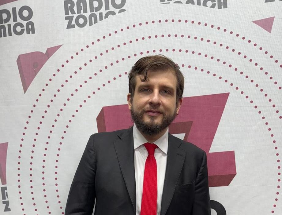 IVÁN DUBOIS: “En Argentina con antecedentes penales no podes conducir un taxi pero podes ser senador”.