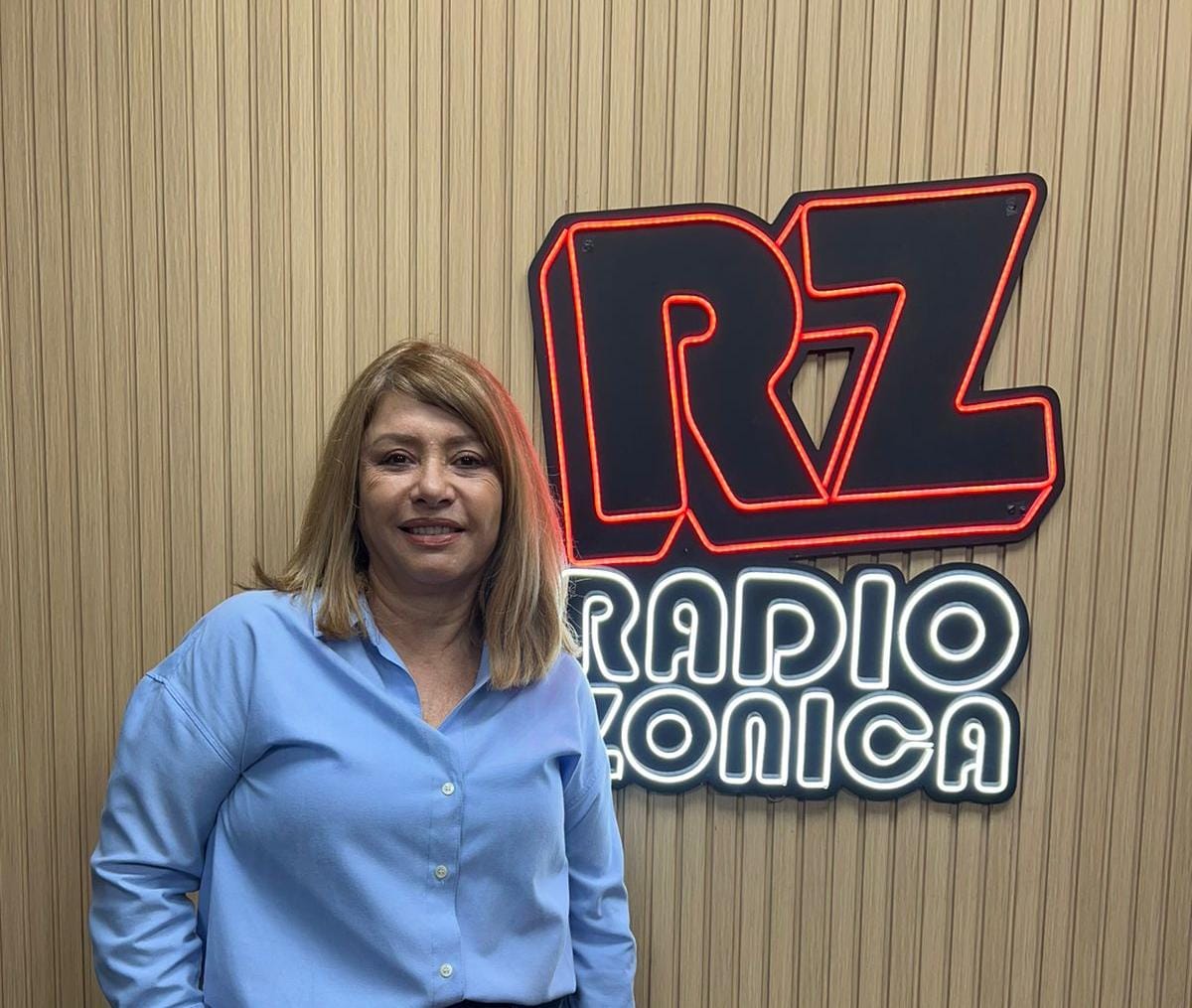 MÓNICA LITZA: “Eso que a él lo llevó a ser un emblema de algo novedoso se está cayendo, por eso vemos que se está desplomando su imagen positiva”.