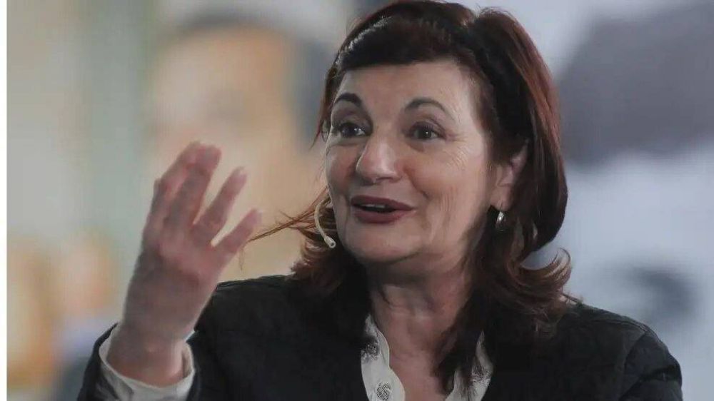 KELLY OLMOS: “Ellos quieren debilitar el sistema gremial, no sólo los derechos laborales”.