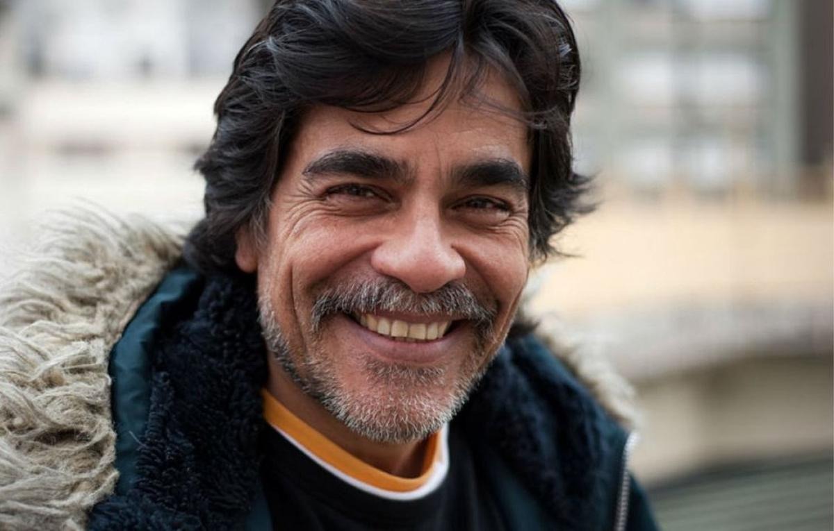 Juan Palomino: “Te entretiene pero también produce una reflexión sobre las relaciones humanas, de cómo uno va avasallando al otro o el otro ningunea a ese que alguna vez fue el gran amor”