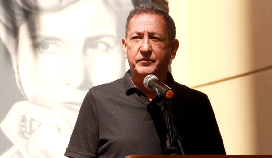 OMAR MATURANO: “Milei es antitodo, es antiinstitución. No le interesa el Estado, pero sí le interesa el Estado recaudador. Hizo una promesa en eso de no emitir más, ahí mintió porque emiten bonos que es plata, emite deuda”.