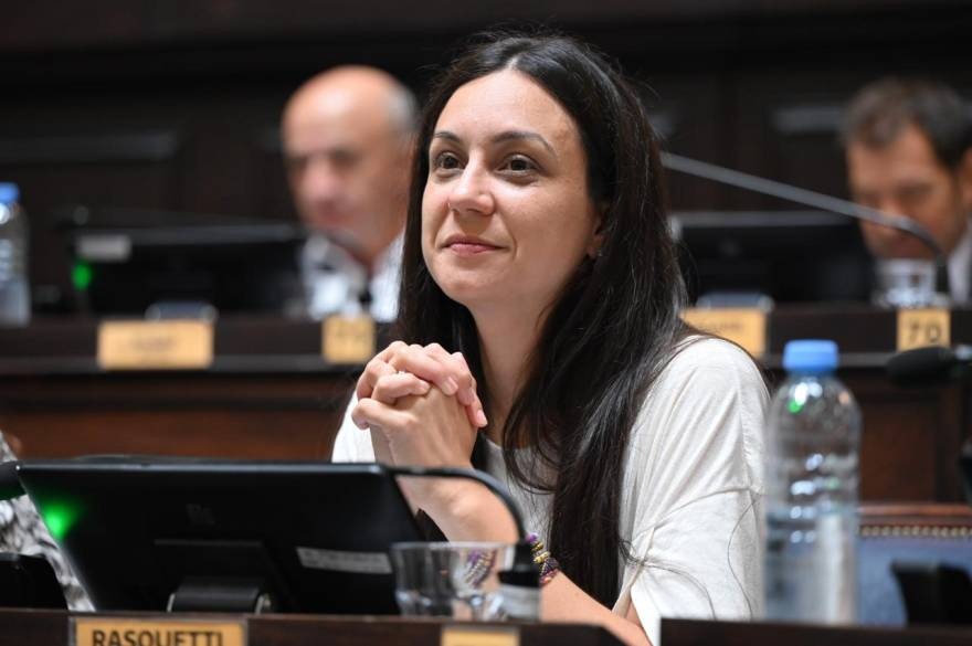 Ayelén Rasquetti: “Hay una inteligencia artificial desde Puerto Madero que está decidiendo el valor del combustible en tiempo real”