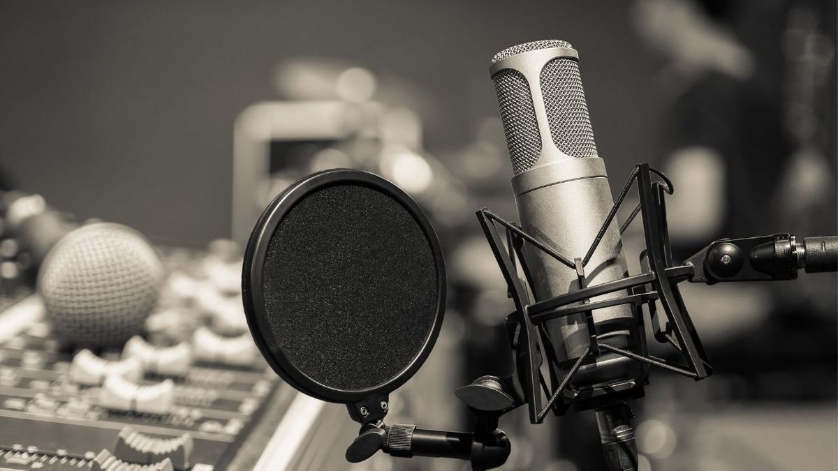 Día del Locutor: la voz que informa, acompaña y emociona a la Argentina