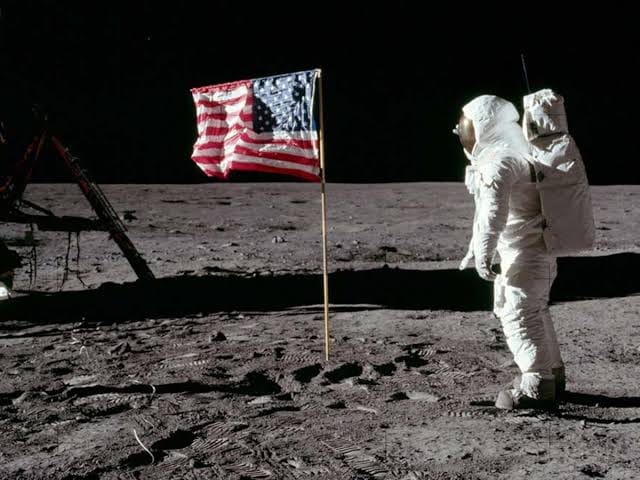 21 de julio: una fecha marcada por la conquista del espacio, la solidaridad y figuras que dejaron huella
